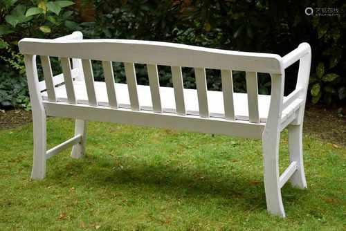 Weiße Holz Gartenbank, 83x140x42cm, Sitzh. 49cmWhite wooden garden bench, 83x140x42cm, seat 49cm