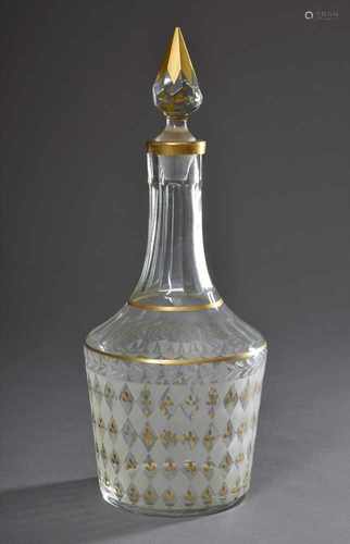 Große Karaffe im Louis XVI Stil mit Rautenschliff, Goldblatt Dekor und facettiertem Hals, H. 33cm,