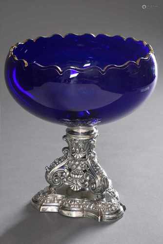 Biedermeier Aufsatz mit reich ornamentiertem Silber Fuß und kobaltblauer Glasschale mit Goldrand, um