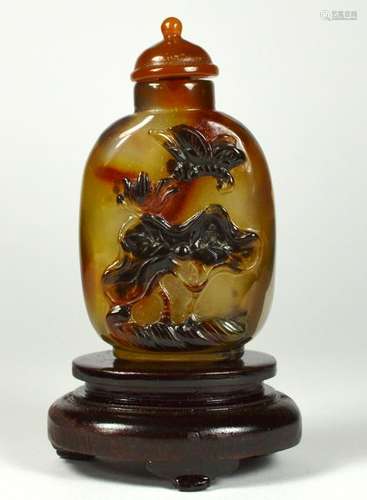 CHINESE CARVED SHADOW AGATE SNUFF BOTTLE