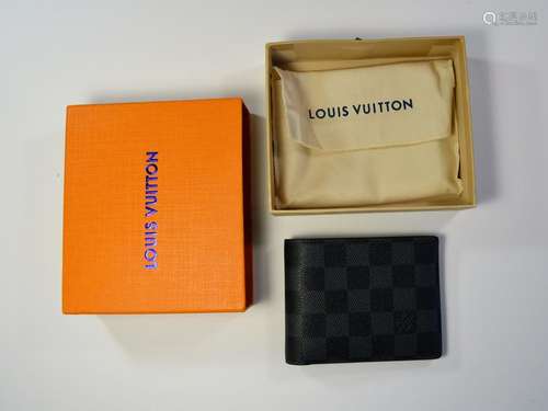 LOUIS VUITTON DAUMIER BILFOLD WALLET