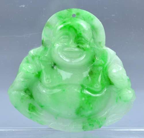 CHINESE GR A CARVED JADE BUDDHA AMULET PENDANT