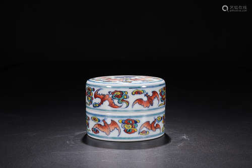 QIANLONG' MARK DOUCAI BOX