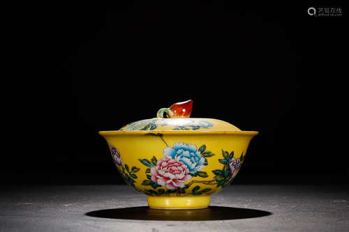 YONGZHENG MARK FAMILLE ROSE YELLOW CAPPING BOWL