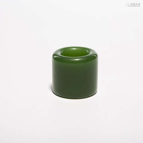 A Chinese Green Peking Glass Ring