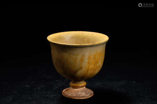 A Chinese Yellow Pottery Cup