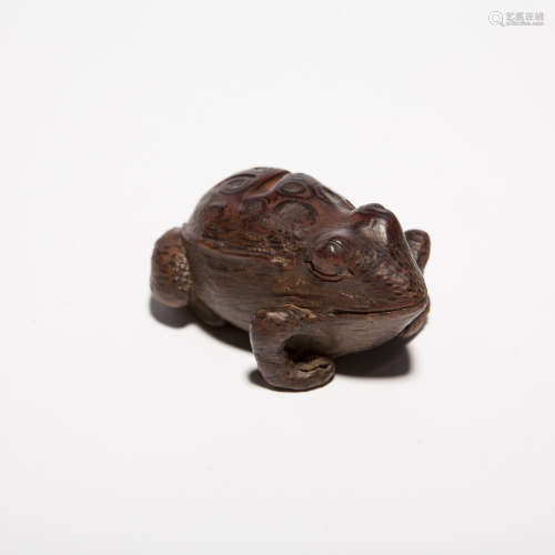 A Chinese Carved Bamboo Frog