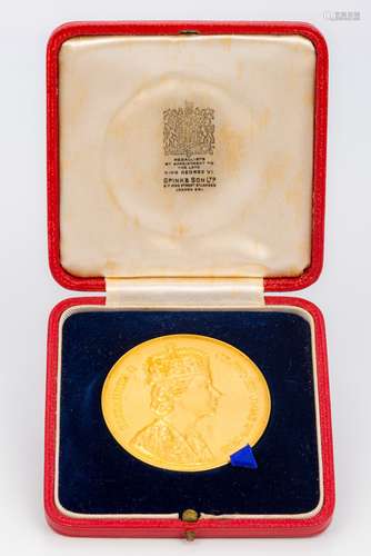 A 9 ct gold Elizabeth II 1953 Coronation medallion by Spink,