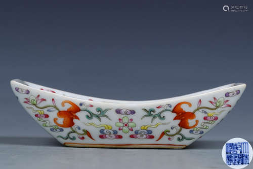 A Chinese Famille-Rose Porcelain Boat