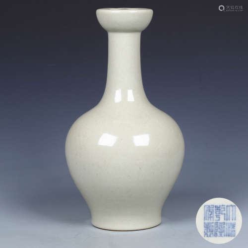 A Chinese Celadon Porcelain Vase