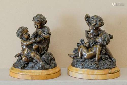 Paire de bronzes à patine brune, Bacchus et angelots et enfants jouant, XIXe s., [...]