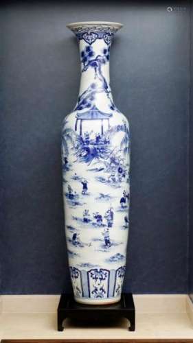 Paire de vases monumentaux en porcelaine, Chine, XXe s., décor d'enfants s'adonnant [...]