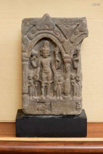 Shiva, fragment de frise, relief en pierre volcanique, Indonésie, Java, Xe s., [...]