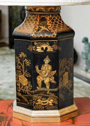 Paire de boîtes à thé, Angleterre, XIXe s., en tôle peinte noire, à décor [...]