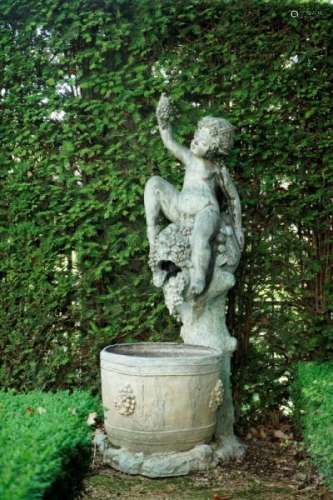 Fontaine de jardin, XXe s., en bronze patiné vert, représentant Bacchus, signée [...]