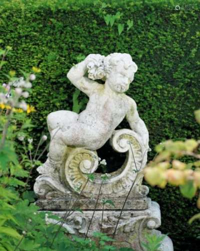 Suite de 4 sculptures de jardin, XXe s., en pierre reconstituée, représentant les [...]