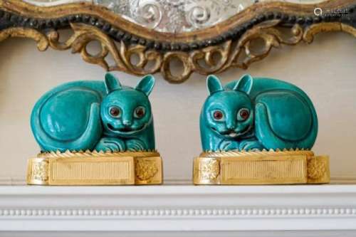 Paire de chats, Chine ' en céramique à glaçure bleu turquoise, monture de style [...]