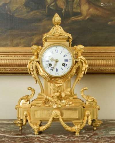 Pendule d'époque Napoléon III, en bronze ciselé et doré, à décor de cariatides, [...]