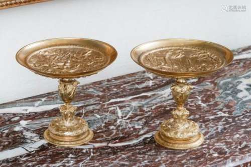 Paire de coupes sur piédouches dans le goût de Barbedienne, fin XIXe s., en bronze [...]