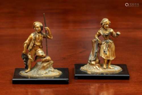 Jeunes pêcheurs, paire de petites sculpture en bronze doré, fin XIXe s., sur socles [...]