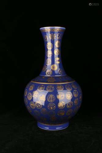 A BLUE-GROUND GILT-DECORATED VASE.QING PERIOD