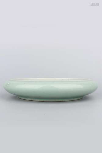 A CELADON-GLAZED WASHER.QING PERIOD