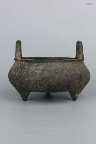 A BRONZE TRIPOD CENSER.ANTIQUE