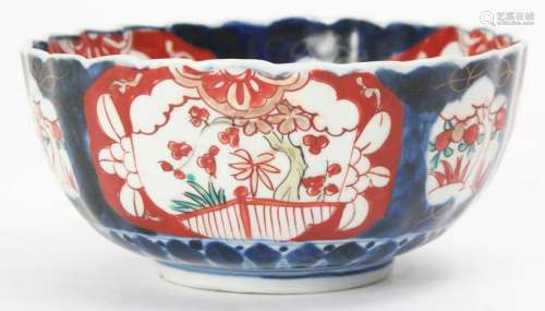 Japanese Imari Porcelain Scalloped Bowl