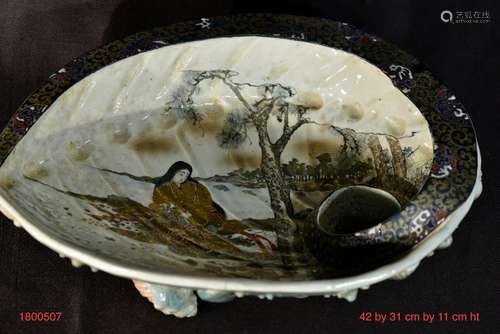 Japanese Satsuma Shell Form Bowl - Samurai Scene