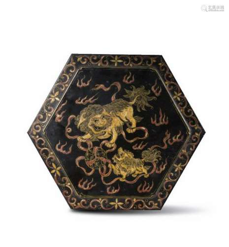 CHINESE LACQUER WOOD FOOLION COVER BOX