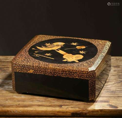 JAPANESE LACQUER WOOD COVER BOX