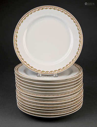 Fourteen Haviland, Limoges Porcelain Dinner Plates , late 19th/early 20th c., marked, clover garland