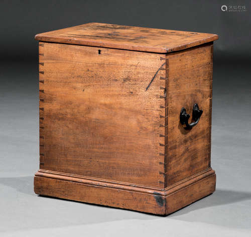 American Federal Mahogany Bottle Case , late 18th c., hinged top, dovetailed case, molded base, h.