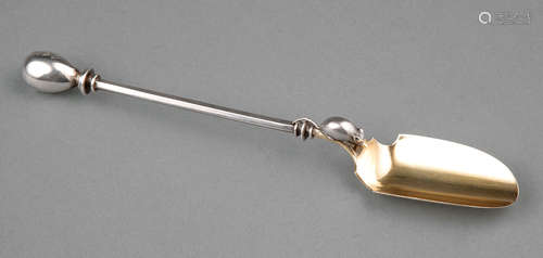 American Sterling Silver Cheese Scoop , 19th c., shoulder with cast figure of a mouse, paneled