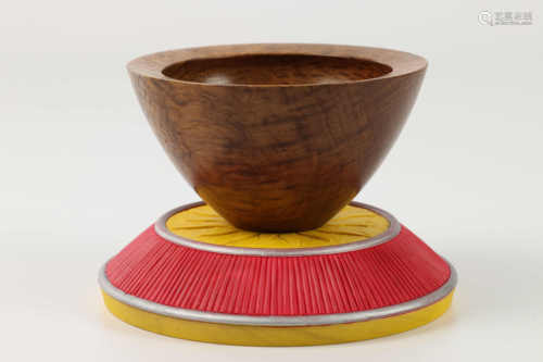 Tom Buchner & Ward Stevens (USA) brown oak bowl on carved and coloured pedestal 8x11cm. Signed