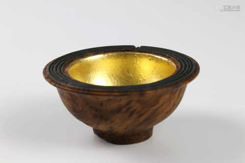 Emmet Kane (Ireland) brown oak bowl with ebonised rim and gilded interior 5x9cm. Signed