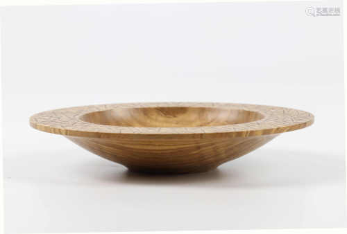Hayley Smith (USA) rippled ash bowl with decorated rim 3x14cm. Signed