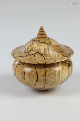 Jason Breach (UK) spalted beech box 8x7cm. Signed