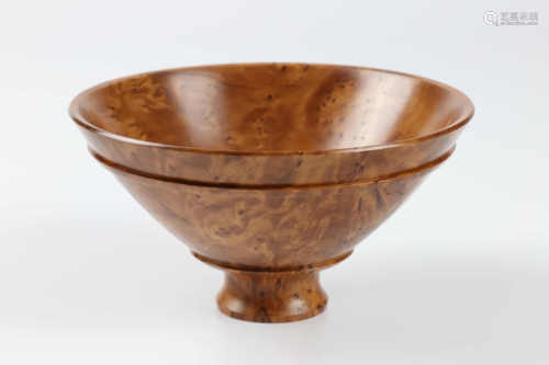 Keith Gotschall (USA) thuya burr bowl 8x15cm. Signed