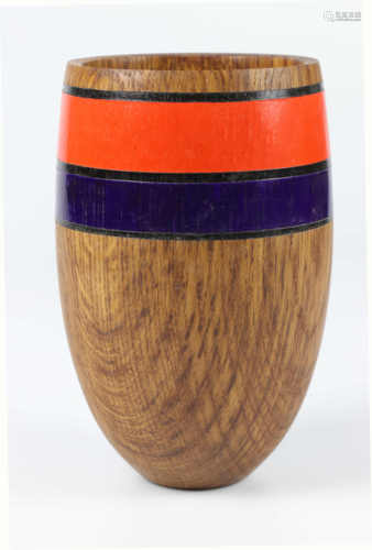 Andy Coates (UK) oak vessel 18x11cm. Signed