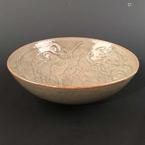 Chinese Celdon Glazed 'Draon' Bowl