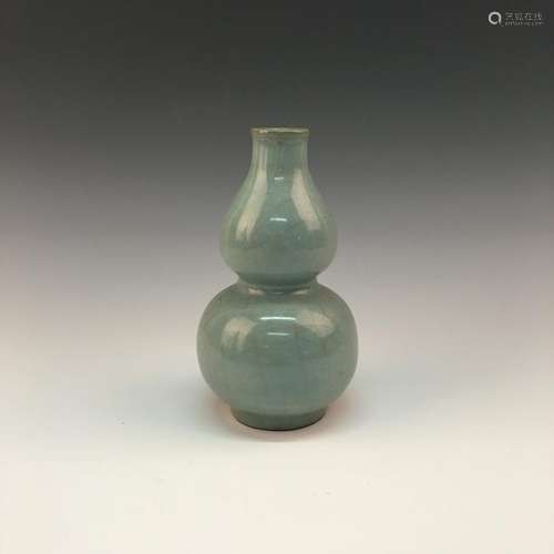 Chinese Longquan Kiln Double Goured Vase