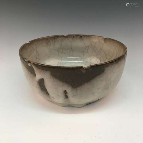 Chinese Ge Type Porcelain Bowl