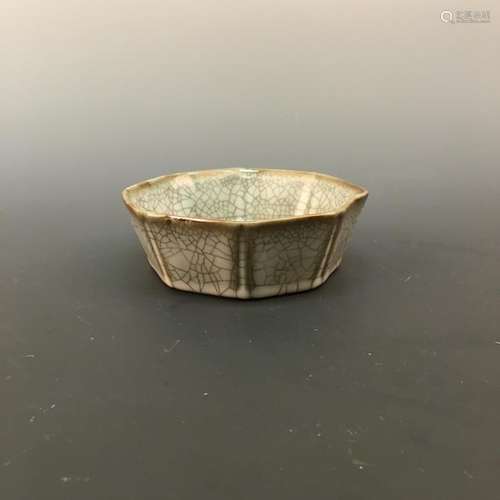 Chinese Ge Type Porcelain Bowl