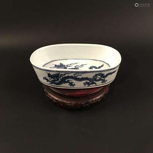 Chinese Blue-White 'Dragon' Brush Washer