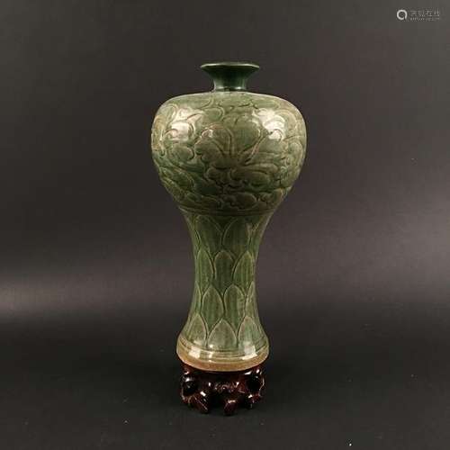 Chinese Yaozhou Kiln Porcelain Vase