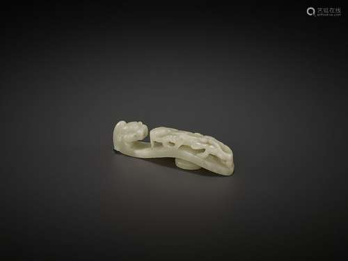 A PALE CELADON JADE BELT HOOK, QING