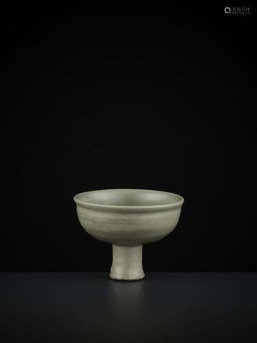 AN INCISED LONGQUAN CELADON STEM CUP, YUAN