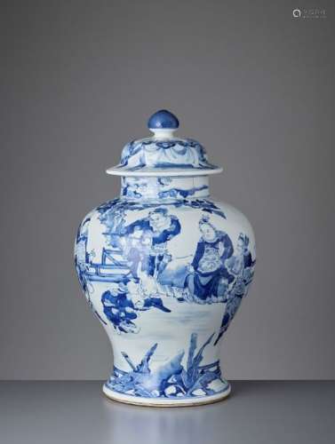A BLUE AND WHITE BALUSTER JAR AND COVER, QING