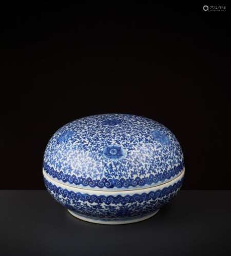 A BLUE AND WHITE LOTUS BOX AND COVER, QING